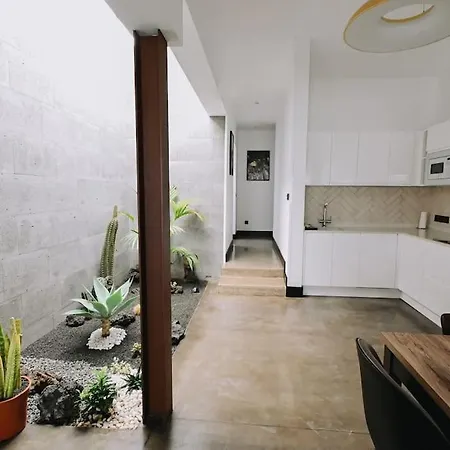 Garden House, La Concha Apartment
